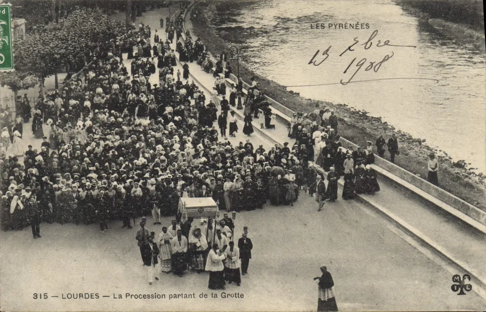 LOURDES — Procesja wychodząca z Groty — Wydawca M. P. T. nr 315 - Awers