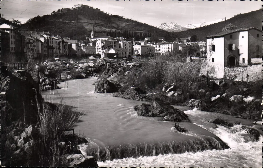 Amélie-les-Bains — Vale do Tech, vista do vilarejo e do Canigou — editor desconhecido, n° 32 - Frente