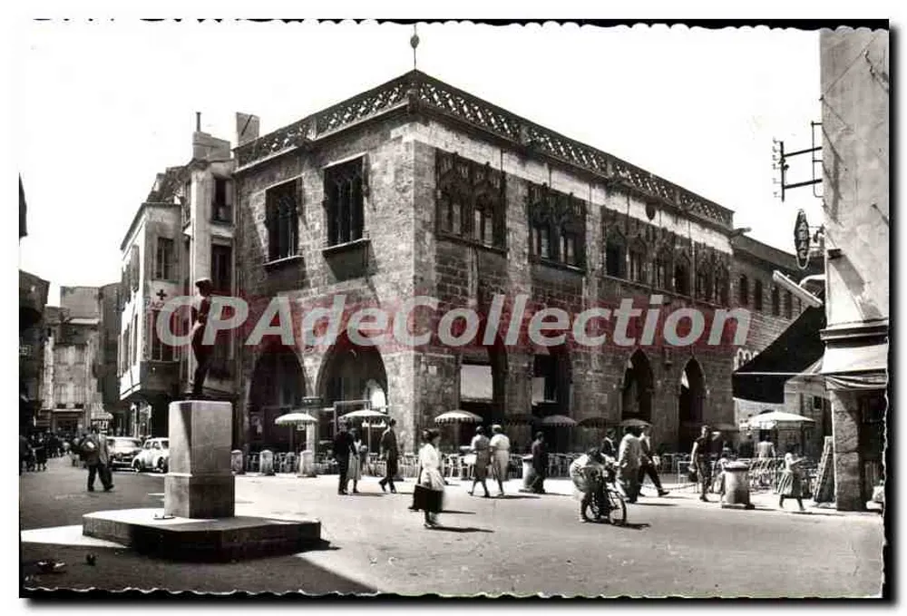 Perpignan — Praça da Loge — Café da França - Frente