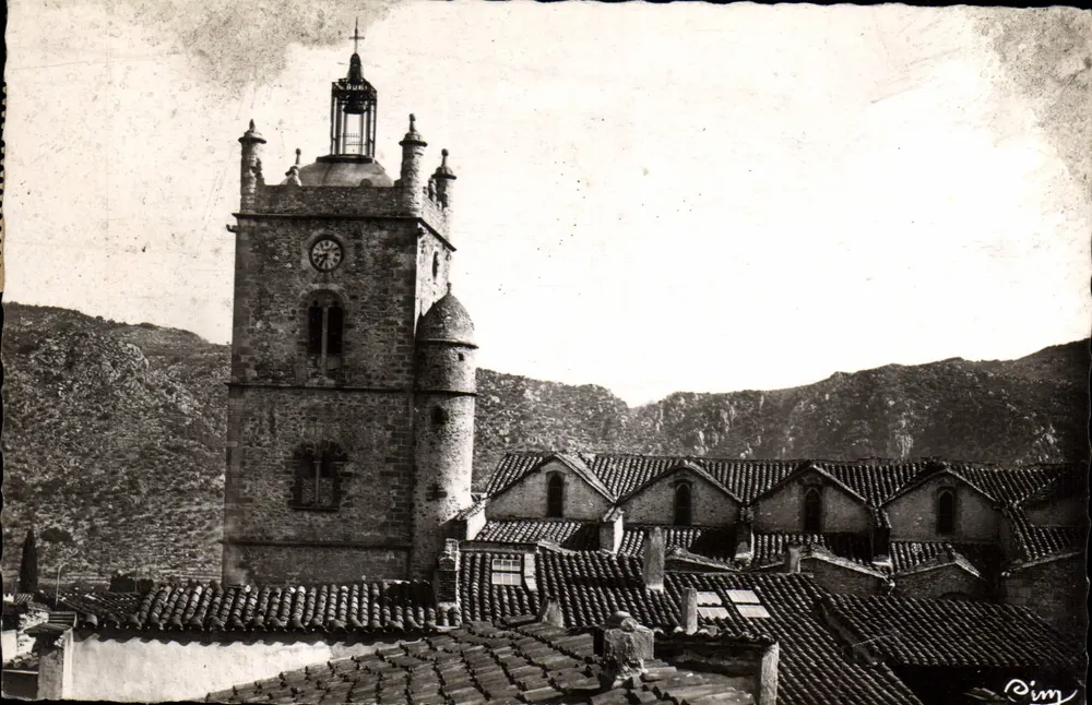 Vinça (Pyr.-Or.) — O campanário da igreja — Pim - Frente
