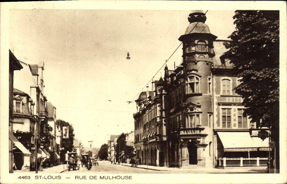 ST-LOUIS — Rue de Mulhouse — Hôtel - Frente