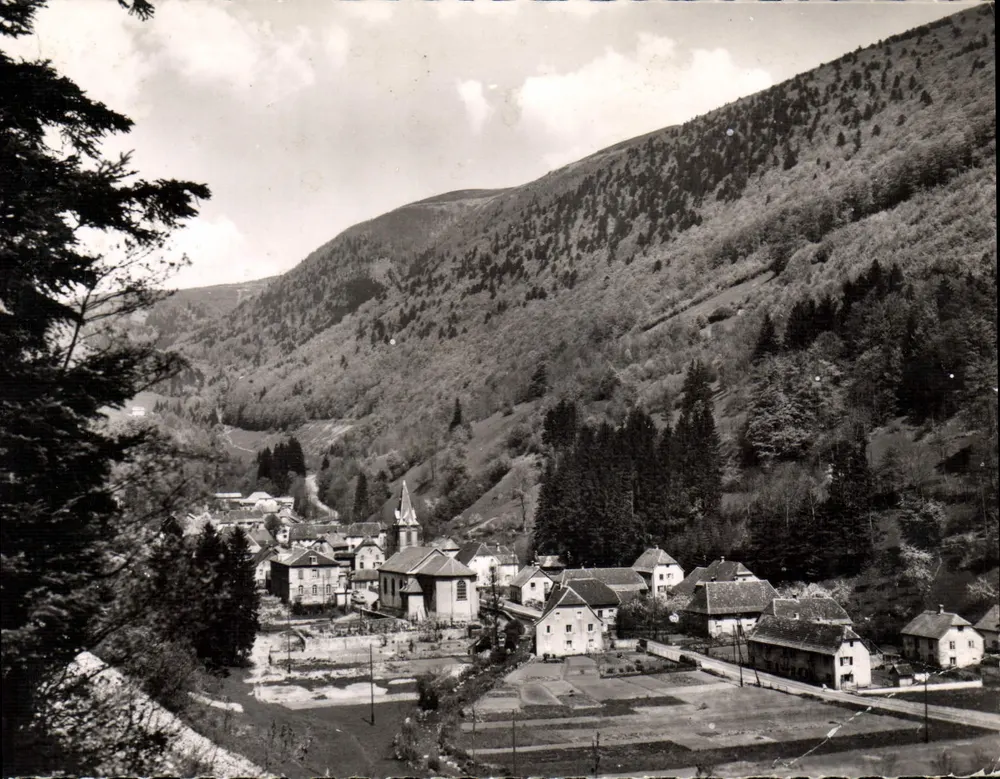 Wildenstein (Haut-Rhin) — dorp in dal — Uitgave Photomag - St. Louis Hérling - n° 255 - Voorkant