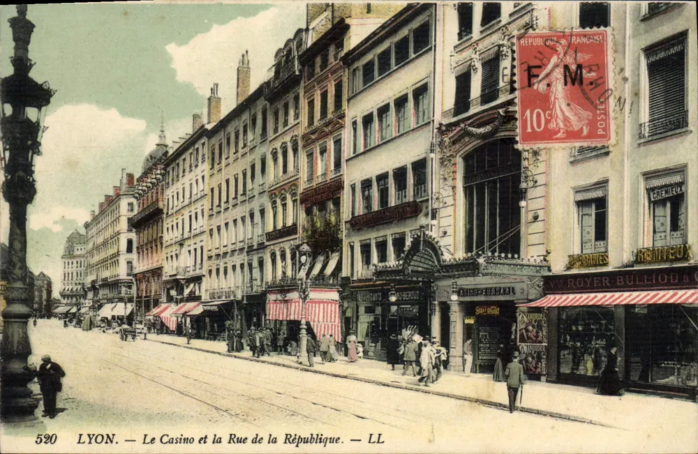 LYON. — Das Casino und Rue de la République. — LL - Vorderseite