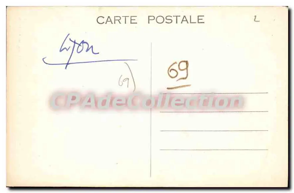 LYON -- DAS ROYAL HOTEL und der alte Glockenturm der Charité — Verleger nicht sichtbar - Rückseite