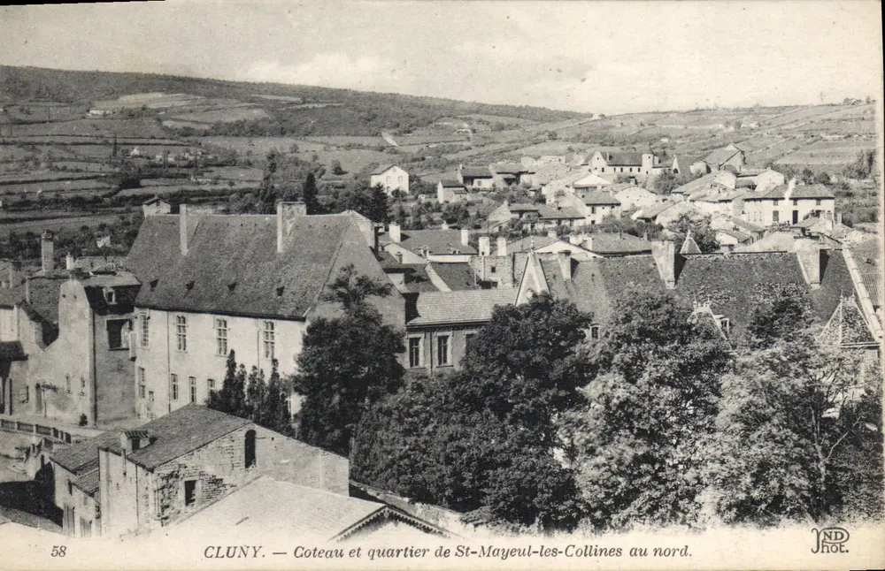 Cluny — Coteau e bairro de St-Mayeul-les-Collines ao norte. - Frente