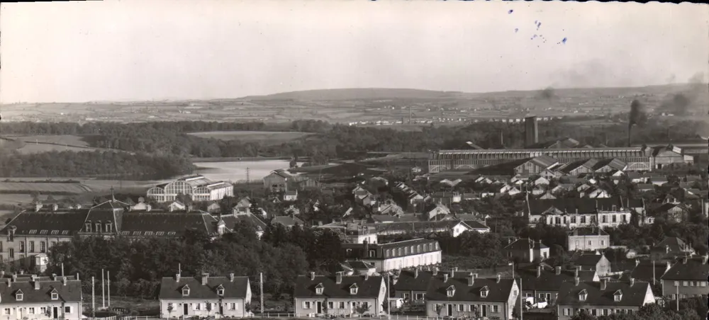 Le Creusot — Das Hôtel-Dieu und die Cité Jean Schneider — Photo BERTHELOT - Vorderseite