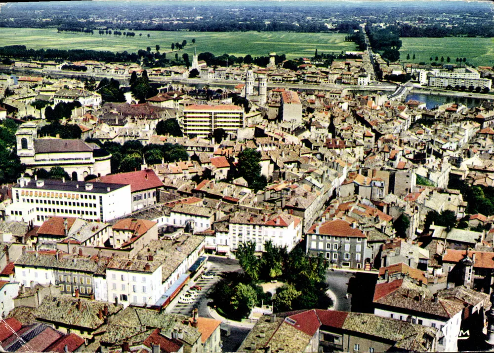 Macon (S.-et-L.) — Visão geral aérea — Combière Imp. (S.-et-L.) - Frente