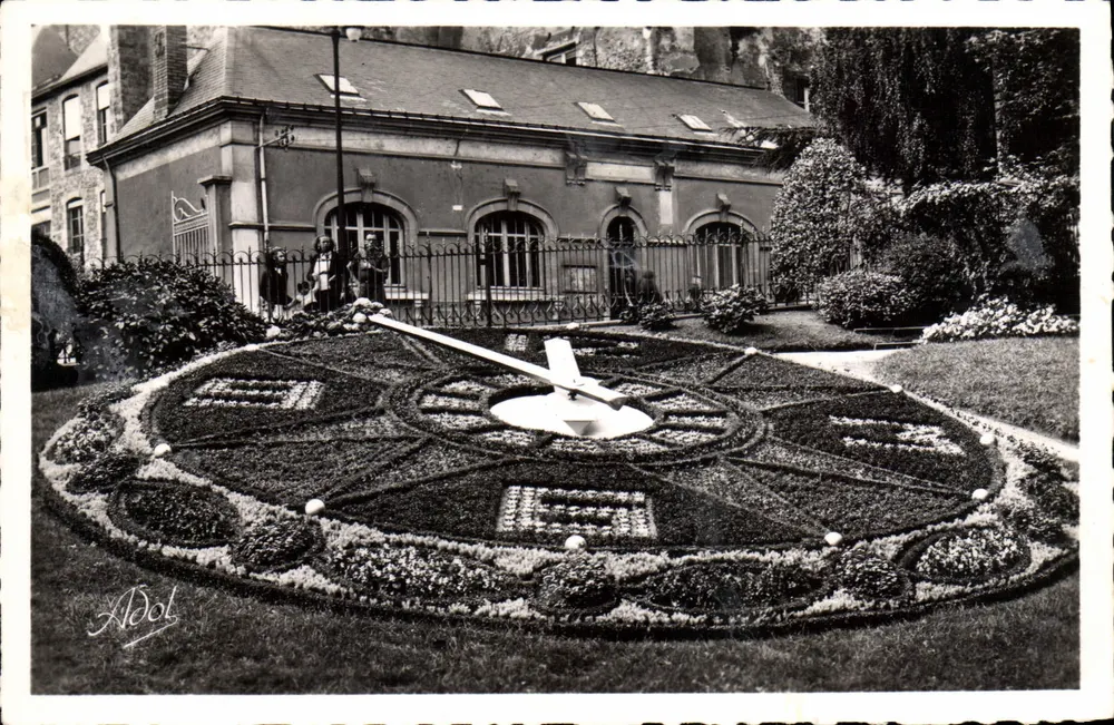 A Relógio Floral — Le Mans — Foto Adol - Frente