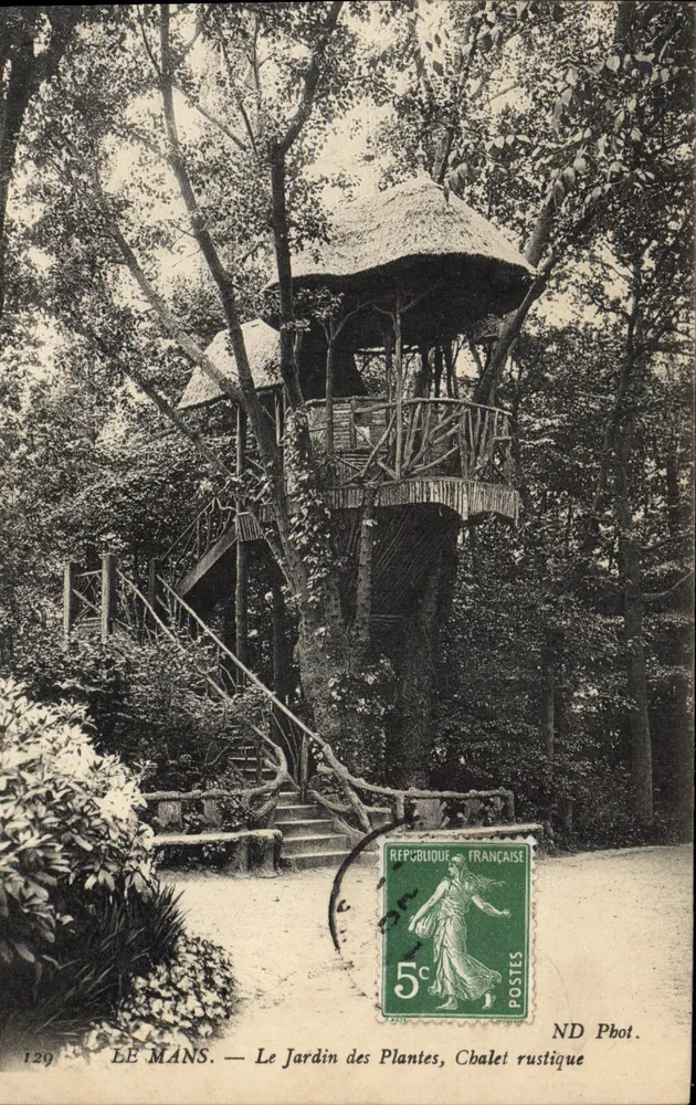 Le Mans — Der Botanische Garten, rustikales Chalet - Vorderseite