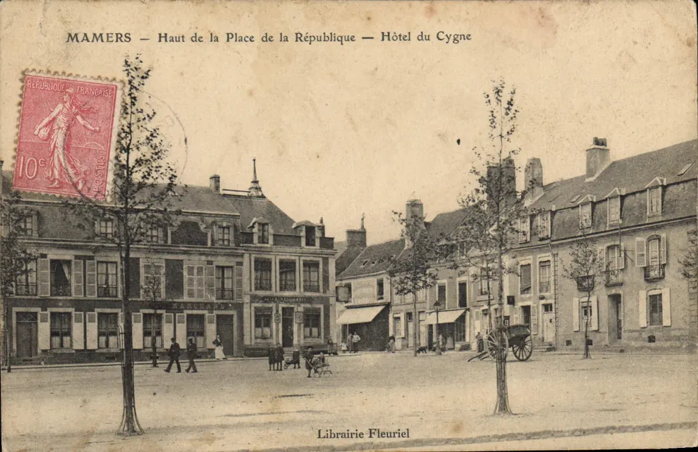 Mamers — Oben auf der Place de la République — Hôtel du Cygne - Vorderseite