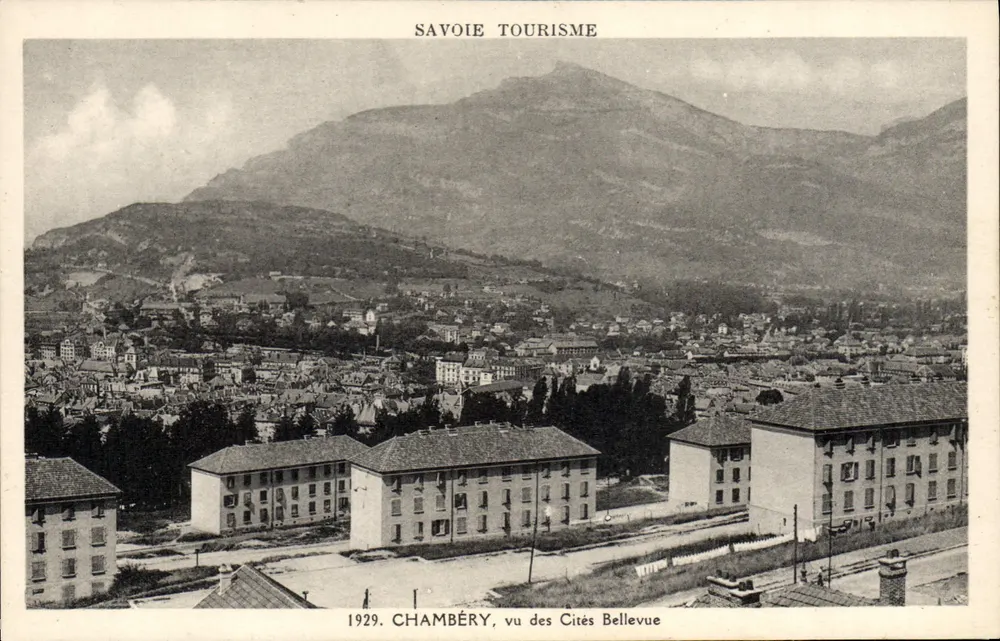 Chambéry — vista das Cités Bellevue — Savoie Tourisme - Frente