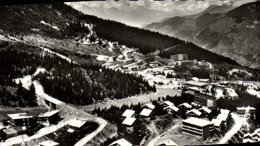 Courchevel — Bergstation auf 1.850 m im Massiv der Vanoise — FRANCE PAR RÉGION: « Die Alpen im Norden » - Vorderseite