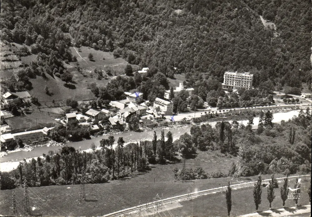 La Chêre-les-Bains — Allgemeine Ansicht des Hotels Radiana — Lapie Edition, Luftbildservice - Vorderseite