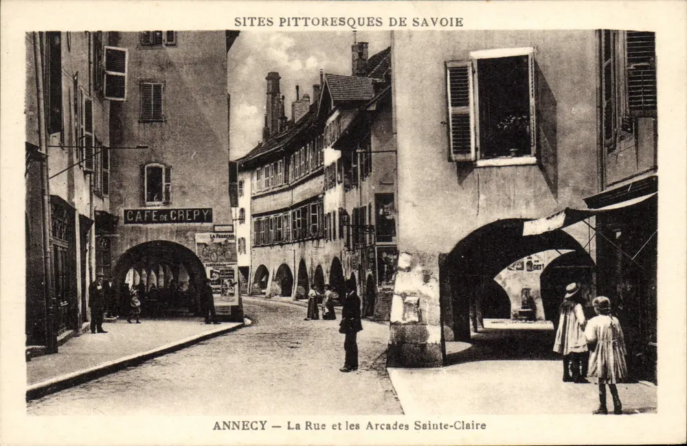 Annecy — Die Straße und die Sainte-Claire Arcades — Pittoreske Orte der Savoie - Vorderseite
