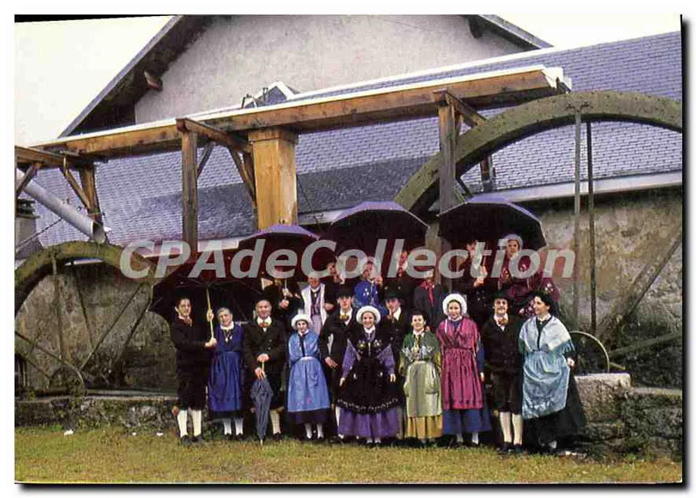Gruppe von Personen in traditioneller Kleidung vor einer Wasserräder — Annecy — Vintage Postcard/Antike Ansichtskarte - Vorderseite