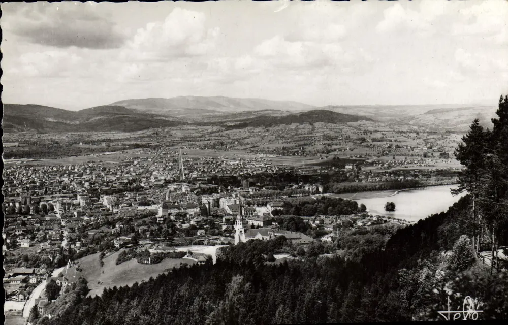 Annecy — Ogólny widok i jezioro — Téléphoto, 18, Square Airel-Boucher - Awers