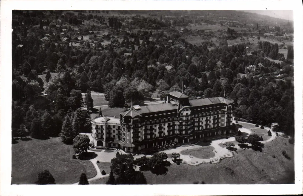 Hôtel Royal — Évian-les-Bains — Editor Cellard, n° 3614 - Frente