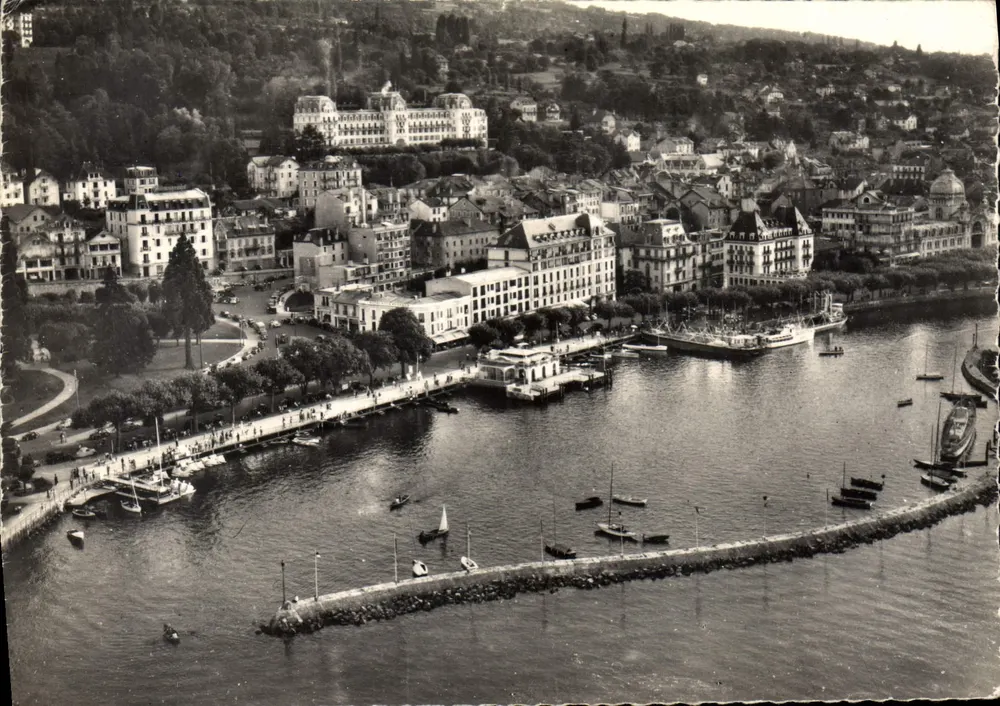 Evian-les-Bains — Vista aérea, o Port e os Hoteis — As Edições J. Cellard - Frente