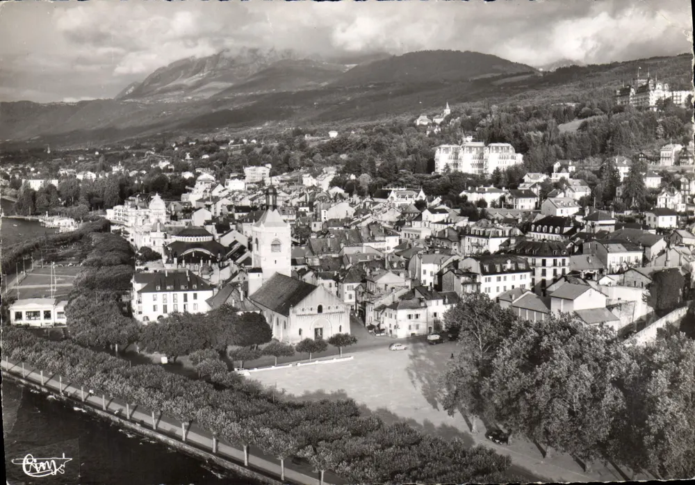 Évian-les-Bains — vista panorâmica aérea — Photographies Marteaux - Frente