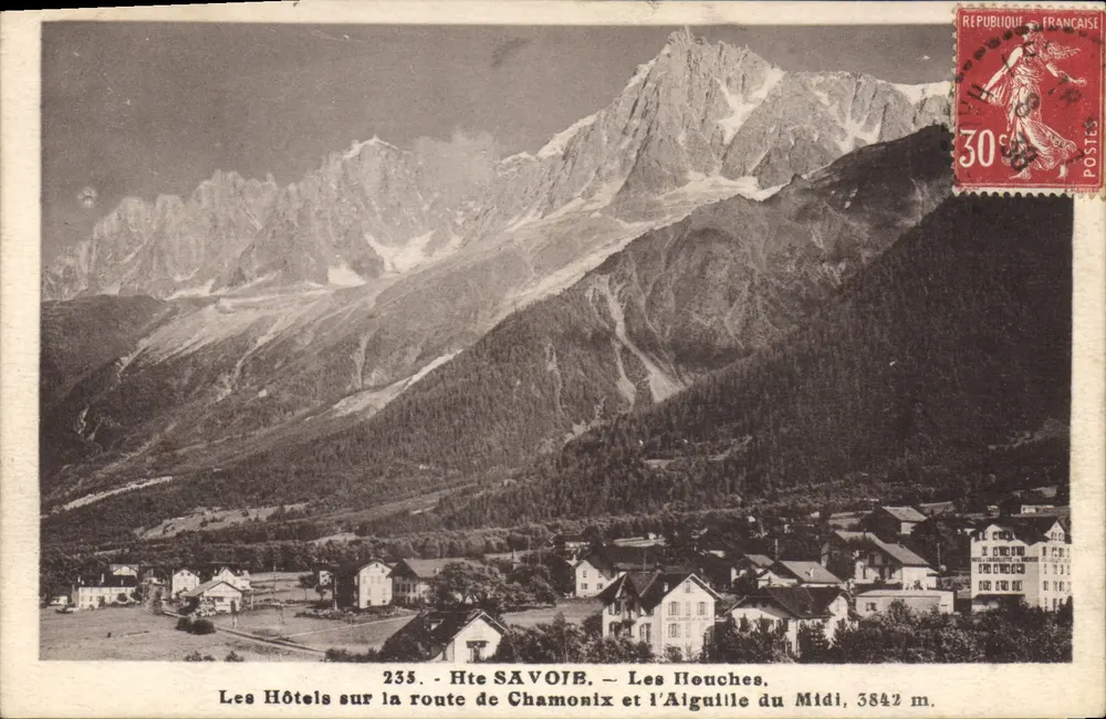 Les Houches - Hotels auf dem Weg nach Chamonix und die Aiguille du Midi, 3842 m. - Vorderseite