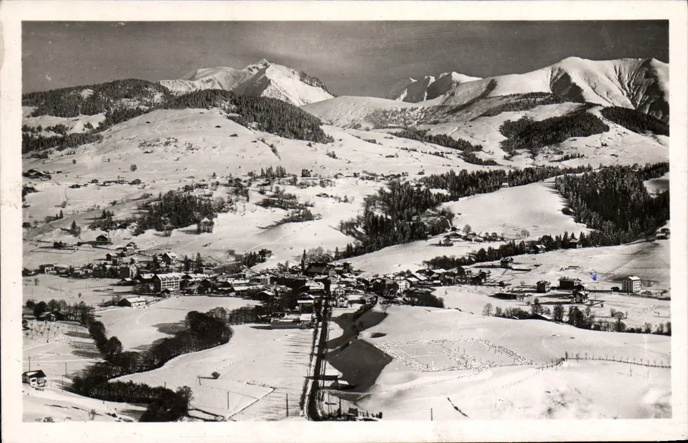 Mégeve (1.113 m.) — Estação de inverno e o Monte Branco — L. Morand, Fotógrafo (Alta Saboia) - Frente
