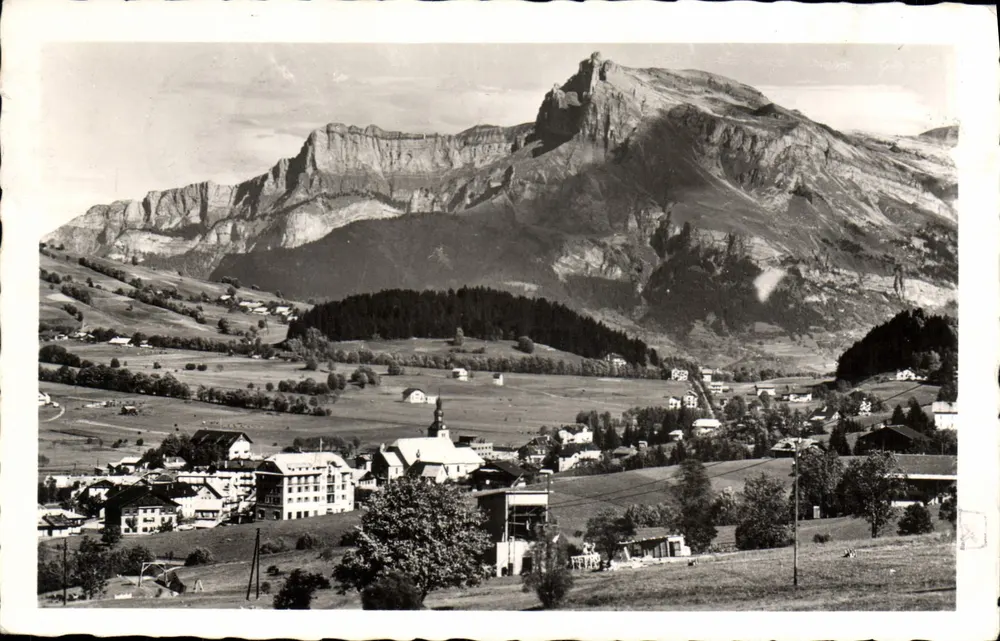 Mégeve (Estação de Verão 1113 m.) e a Aiguille de Varan (2488 m.) — L. Morand, Editor — n° E.21 - Frente