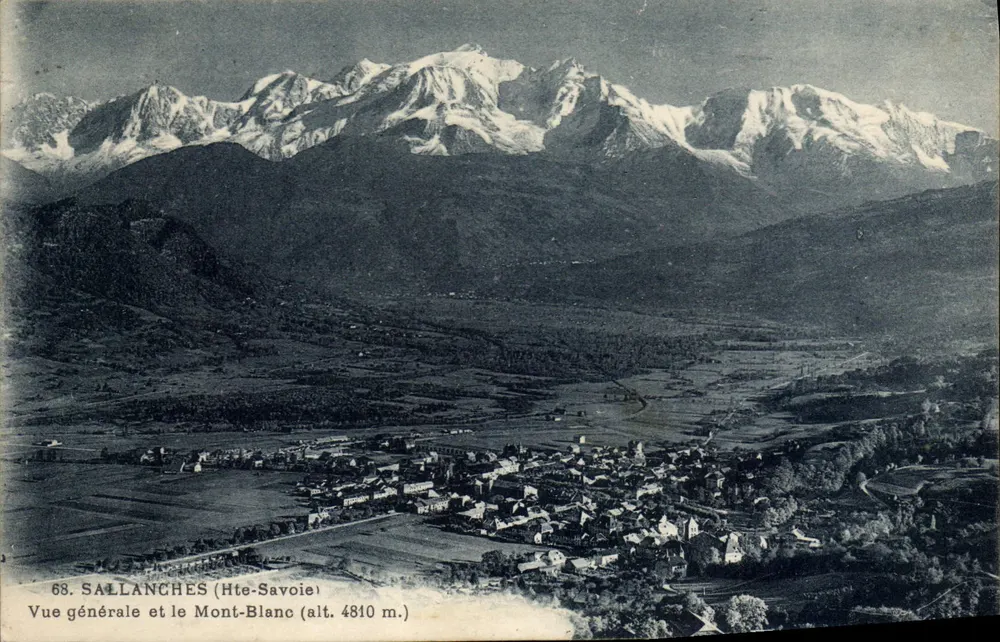 Sallanches (Hoog Savoie) — Algemene uitzicht en de Mont-Blanc (alt. 4810 m.) — M. Montant, fotograaf - Voorkant