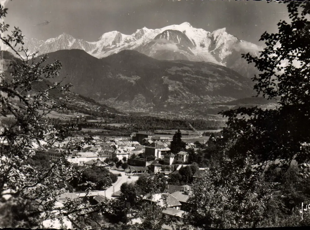 Sallanches (Haute-Savoie) — Allgemeiner Blick und Mont Blanc-Kette — Les Éditions d'Art, Paris - Vorderseite