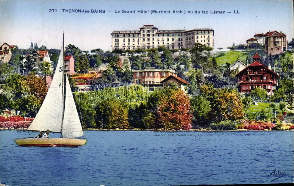 THONON-les-BAINS — O Grande Hotel (Martinet Arch.) visto do lago Léman — LL — Adiu - Frente