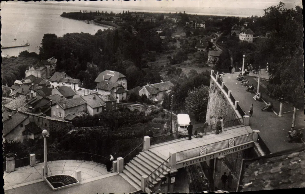 Thonon-les-Bains — Ansicht des Seilbahns Rives-Thonon — Luftaufnahmen J. Cellard - Vorderseite