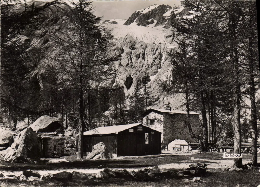 Refúgio Cézanne — O Glacier Branco — Librancou - Frente