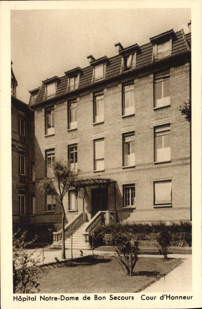 Krankenhaus Notre-Dame de Bon Secours — Ehrenhof — Héliophora - Vorderseite