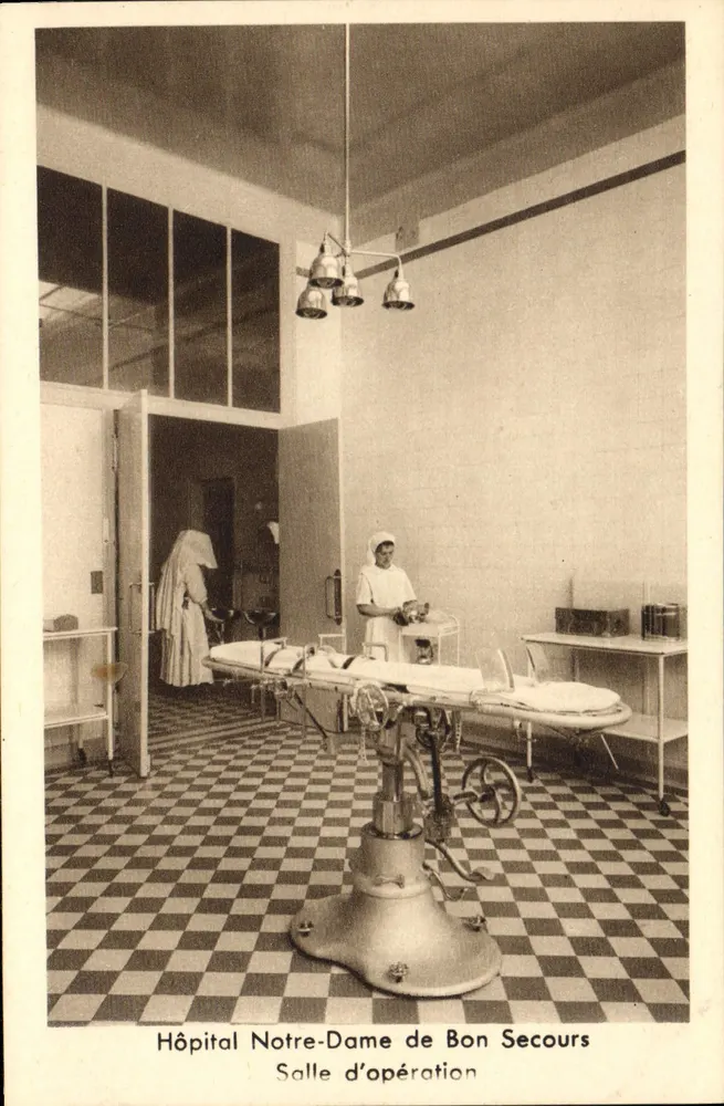 Krankenhaus Notre-Dame de Bon Secours — Operationssaal — Héliophora Paris - Vorderseite