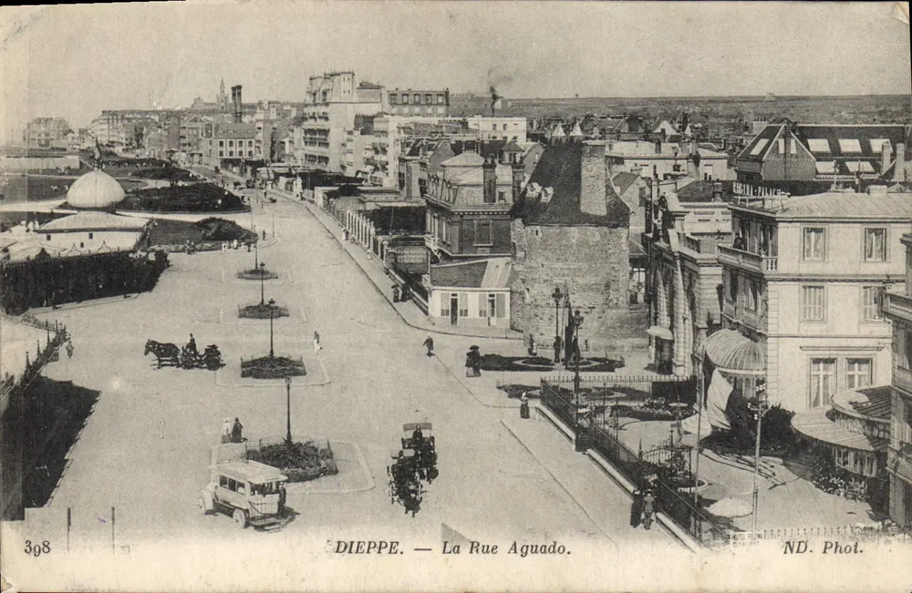 Dieppe — La Rue Aguado — ND. Fot. - Frente