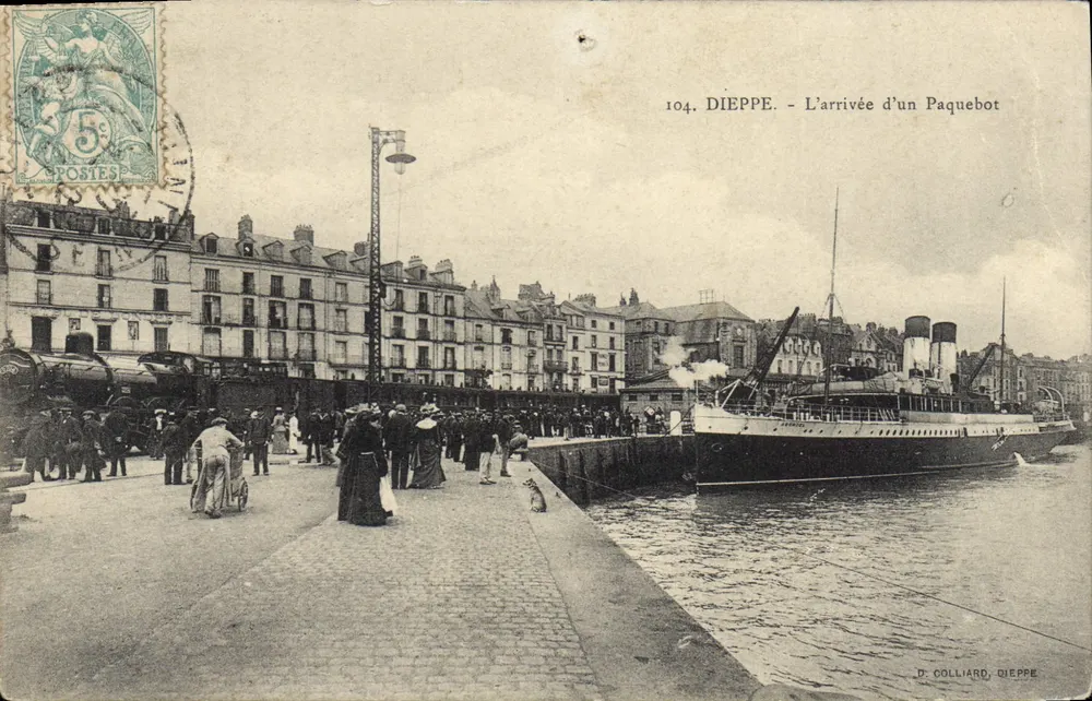 Dieppe - A chegada de um Paquebote — D. Colliard, Dieppe, n°104 - Frente