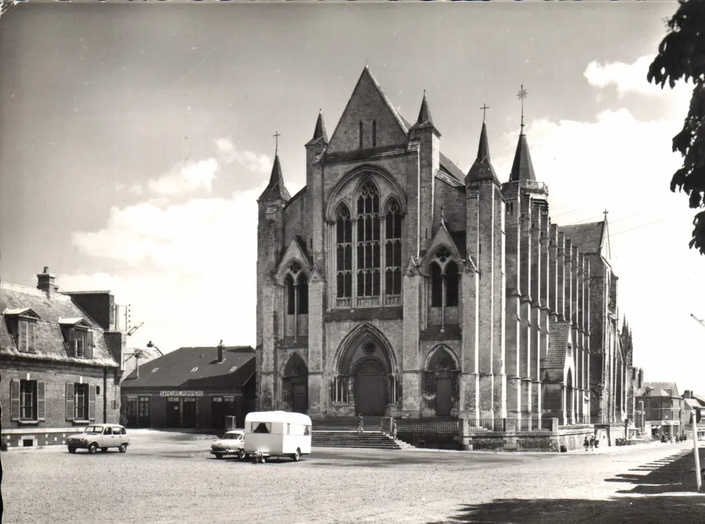 ईयू - नॉट्र-डेम कॉलेजियल चर्च — सर डेस आर्ट्स फोटोमैकानिक, संख्या 575 - आगे