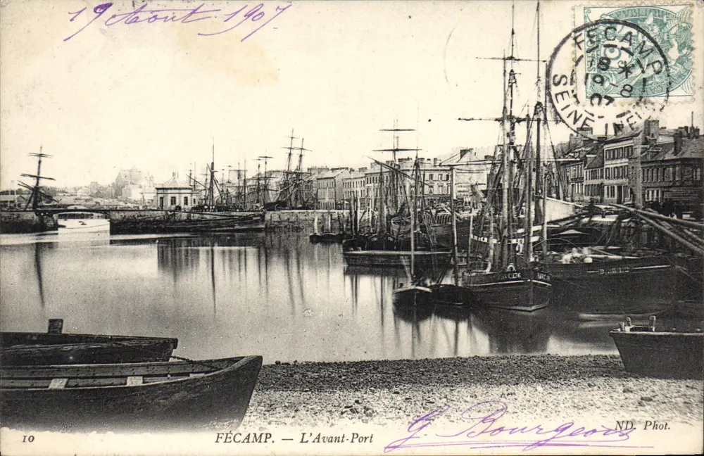 FÉCAMP — L'Avant-Port — G. Bourgeois Fot. - Frente