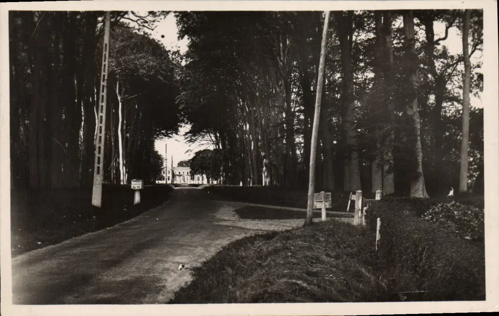 Das Schloss Saint-Aubin-sur-Mer — Kreuzungspunkt der Straßen — Verlag Veule-des-Roses - Vorderseite