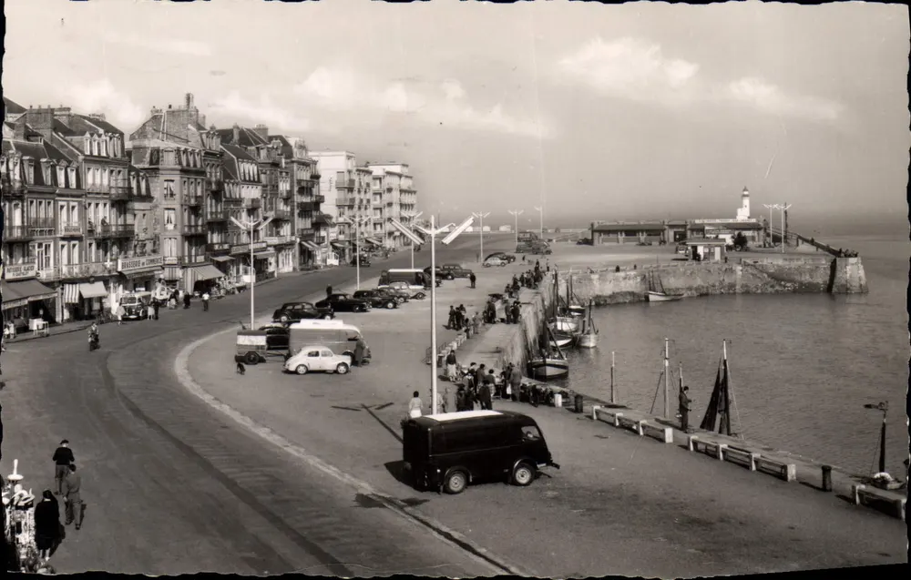 Le Tréport — Les quais — Edição La Cigogne, n° 76.711.84 - Frente