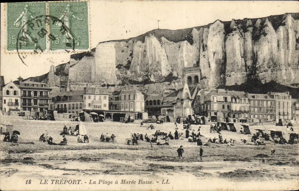 Le Tréport - A Praia com Maré Baixa - LL - Frente