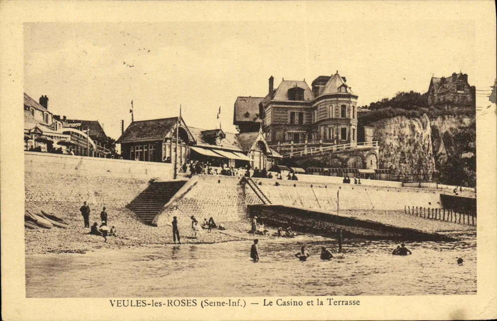 VEULES-les-ROSES (Seine-Inf.) — Das Casino und die Terrasse - Vorderseite