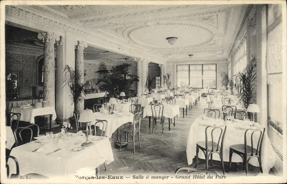 Forges-les-Eaux — Speisesaal — Grand Hotel du Parc - Vorderseite