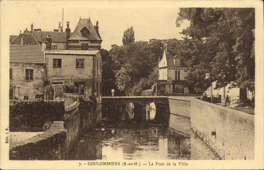 Coulommiers (S.-et-M.) — Die Brücke der Stadt — Edit. J.B. - Vorderseite