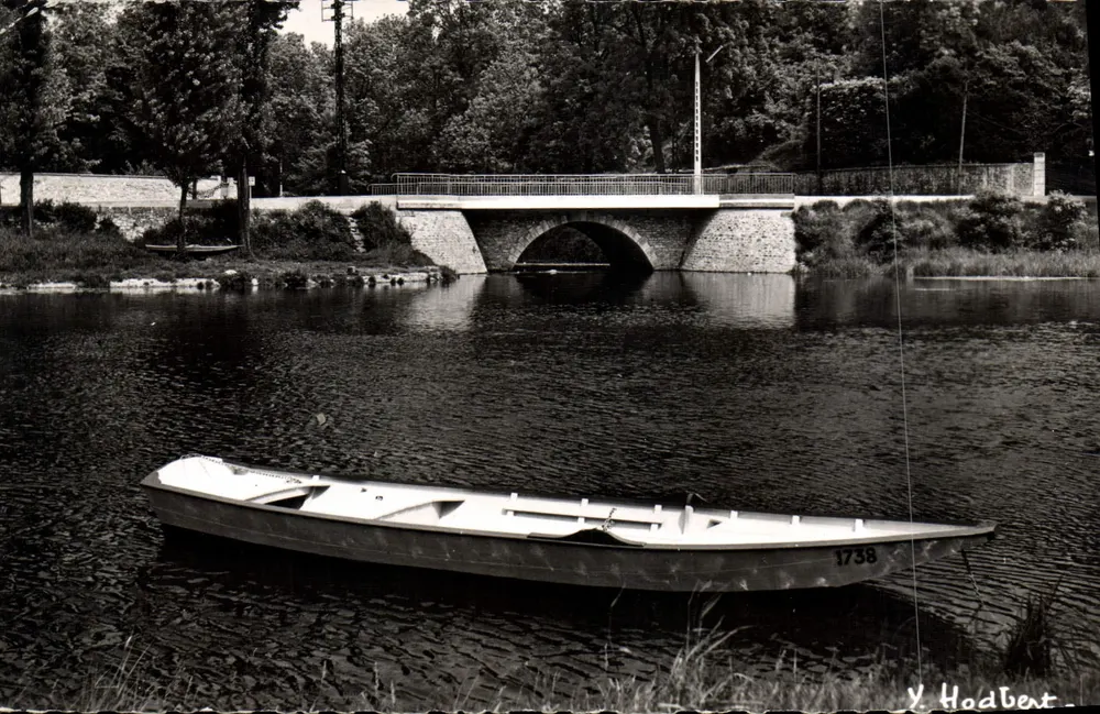 Melun (S.-et-M.) — Most Almont przy ujściu do Seiny — Yves Hodbert - Awers