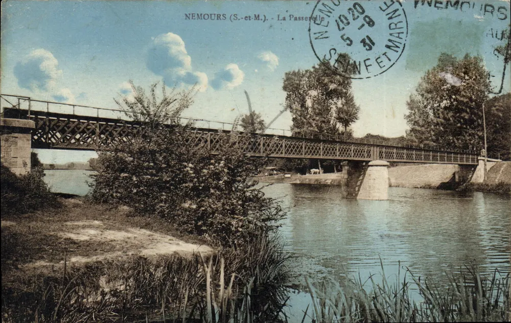 Nemours (S.-et-M.) - La Passerelle — Cliché Foncault, Dijon - Awers