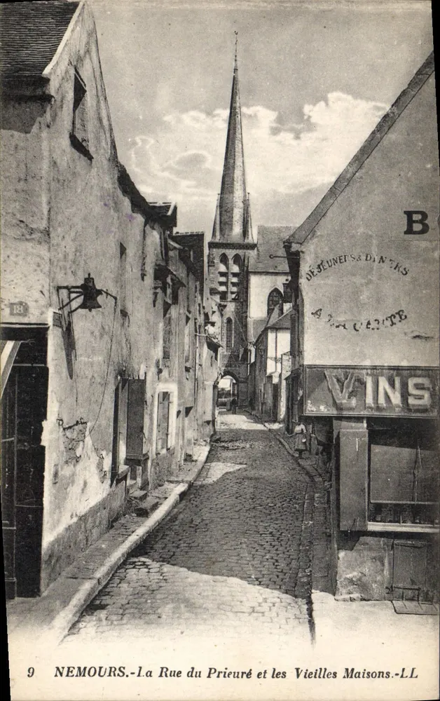 Nemours - Die Straße des Prämonstratenserordens und die alten Häuser - LL - Vorderseite