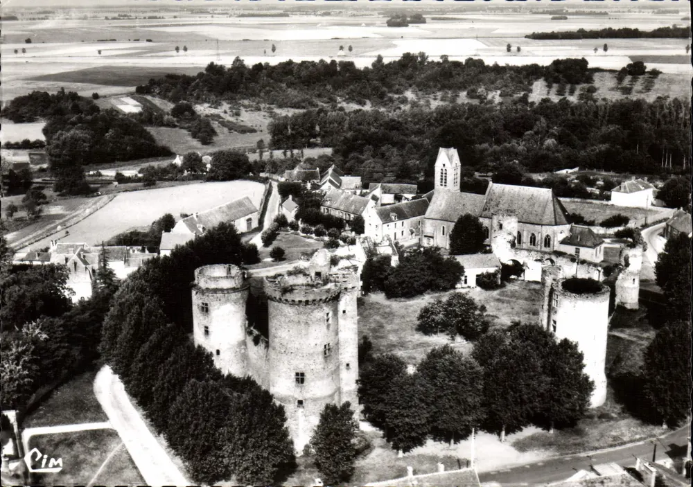 Blandy-les-Tours — feudales Schloss des 13. und 14. Jahrhunderts — Combiér Imp. Macon - Vorderseite