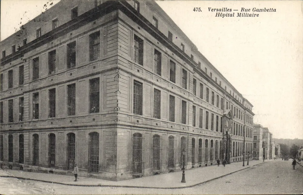 Versailles — Rue Gambetta — Militärkrankenhaus - Vorderseite
