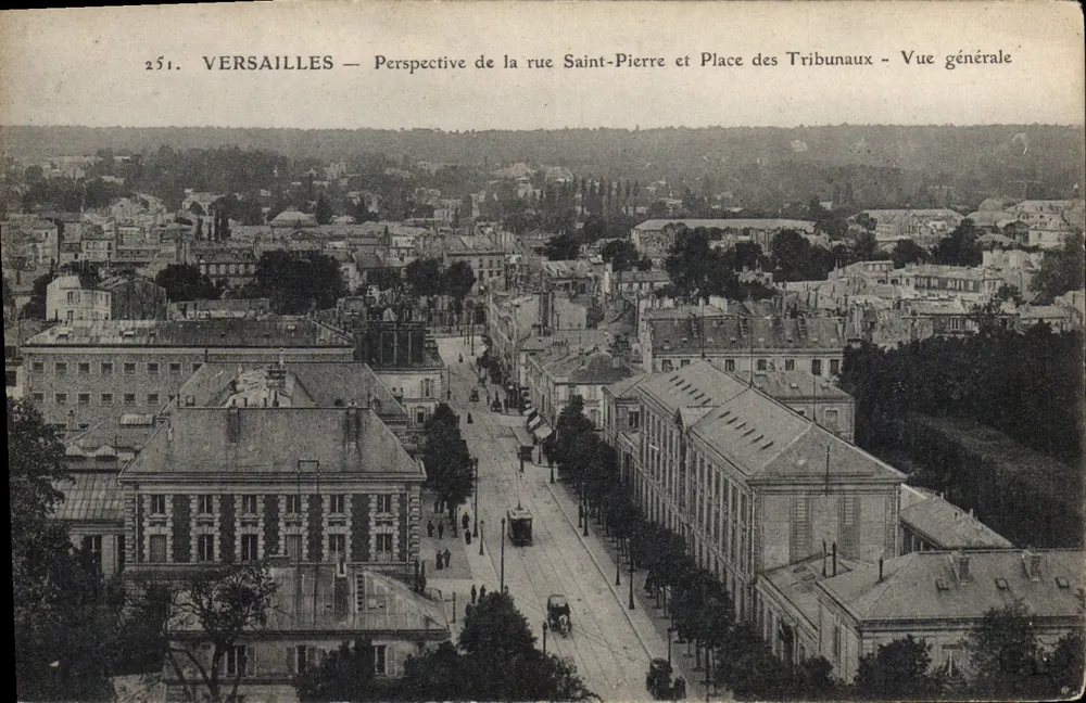 Versailles — Perspektive der Rue Saint-Pierre und Place des Tribunaux — Allgemeiner Blick - Vorderseite