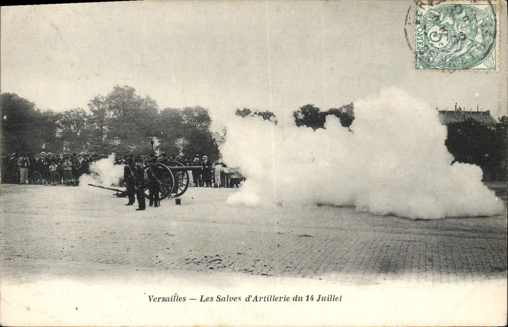 Versailles — Artillerie-Salut am 14. Juli — A. Bourdier, Verlag, Versailles - Vorderseite